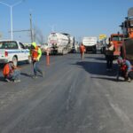 El edil de Cadereyta anuncia trabajos para bachear la carretera a Reynosa, crucial para miles de conductores.