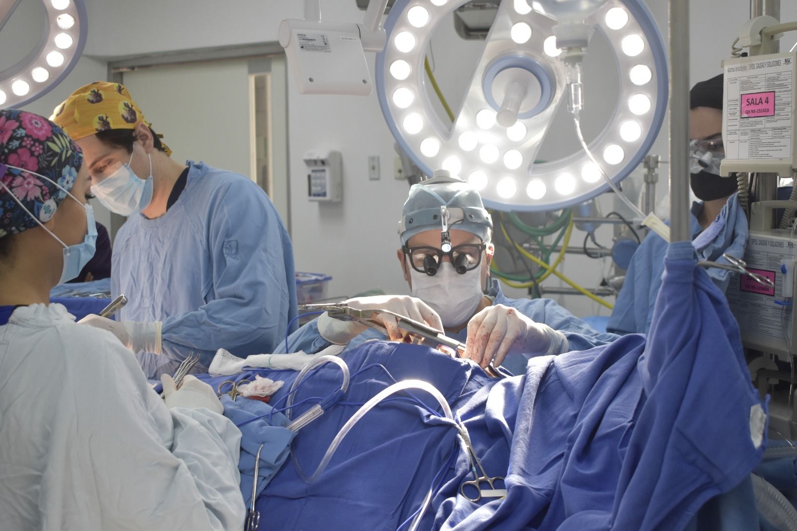 El HGZ No. 33 del IMSS NL suma un quirófano adicional, mejorando la atención médica en la región.