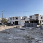 Tres meses después de la explosión en Pesquería, residentes siguen sin recibir el apoyo prometido para reparar sus hogares.