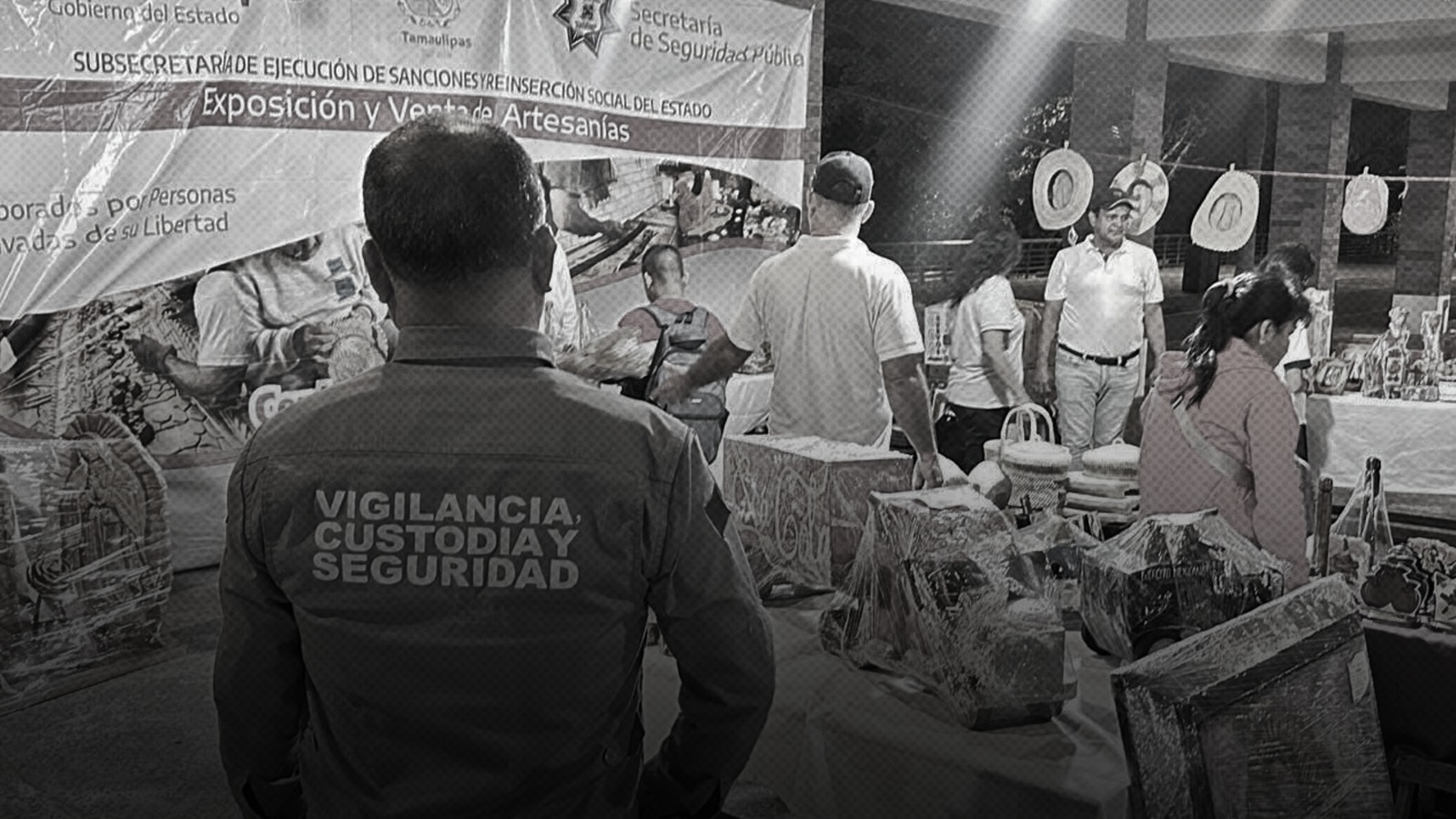 Internos del penal de Altamira exhiben sus creaciones en la Fiesta de Abril, impulsando su economía y reinserción social.