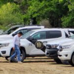Un amplio operativo en la presa La Estrella, Linares, incluye personal pericial y binomios caninos para localizar personas desaparecidas.