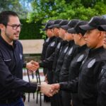 La Policía de Santiago incorpora a diez nuevos elementos tras recibir su formación, destacando la importancia de su labor.